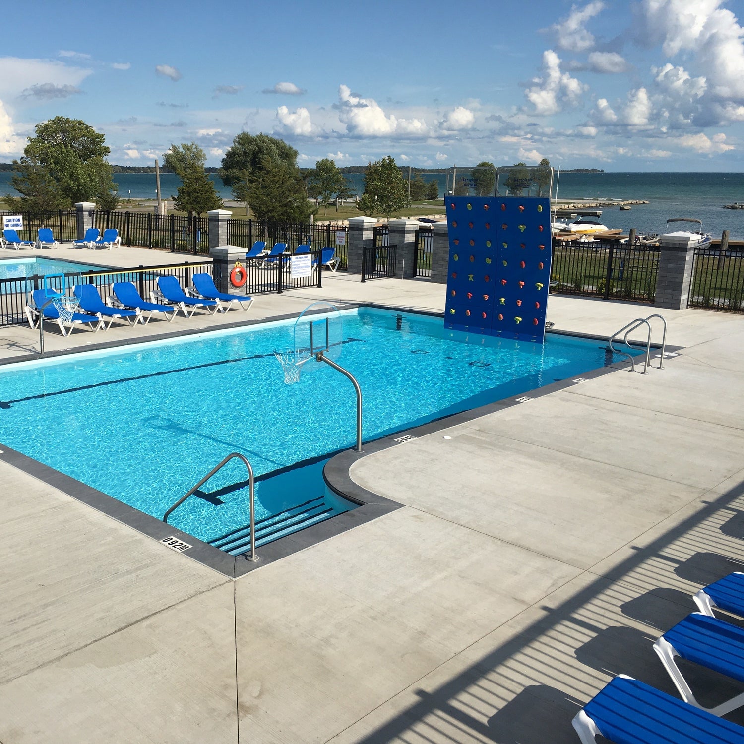 Kersplash Climbing Wall