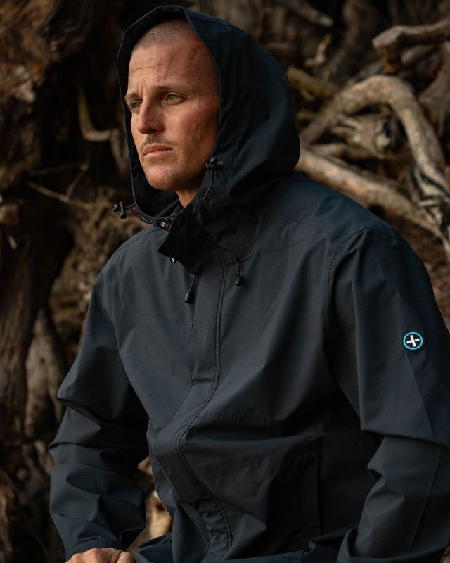 Breakwater Shell Jacket - Black