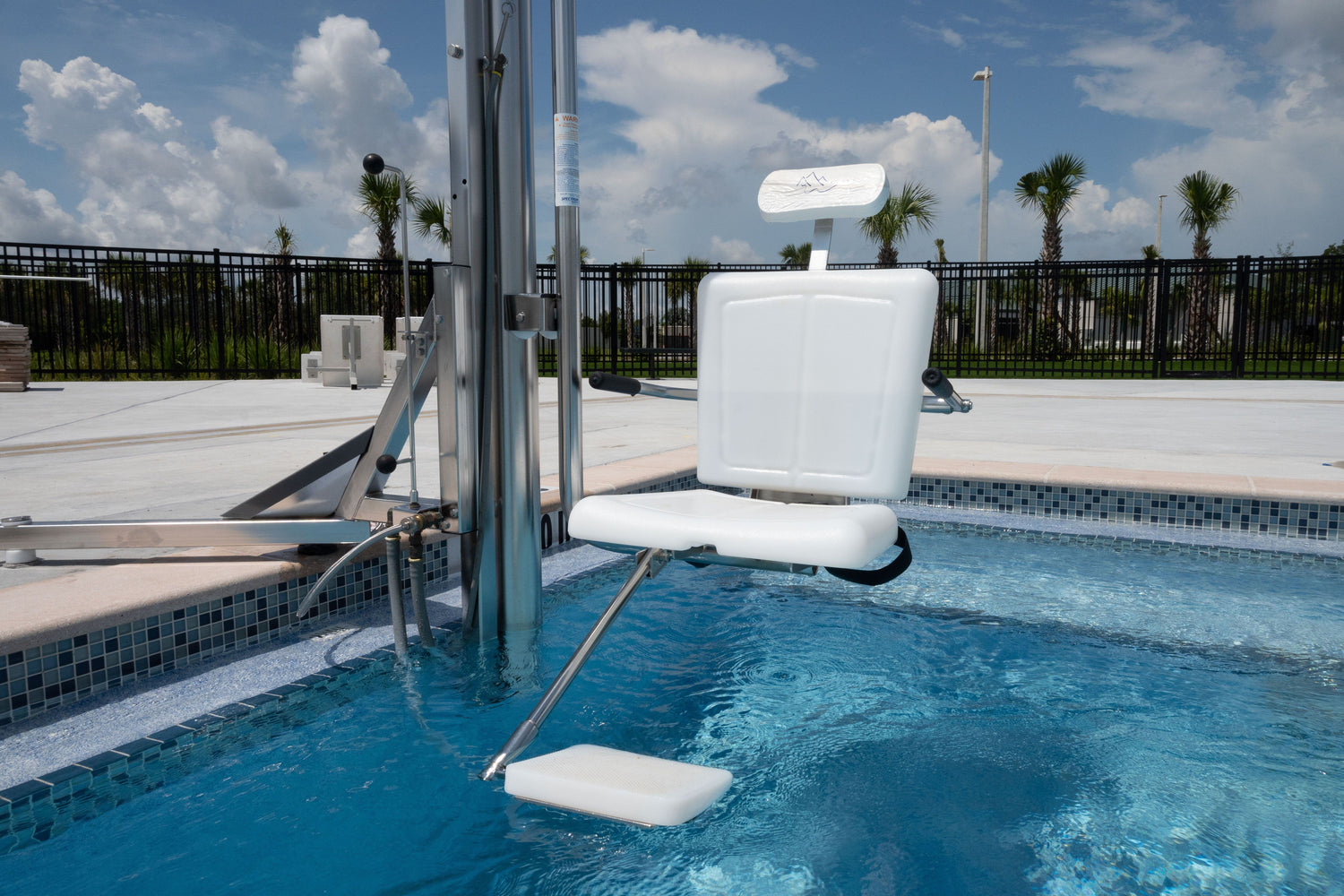 Lolo Hydraulic Water Powered ADA Pool Lift