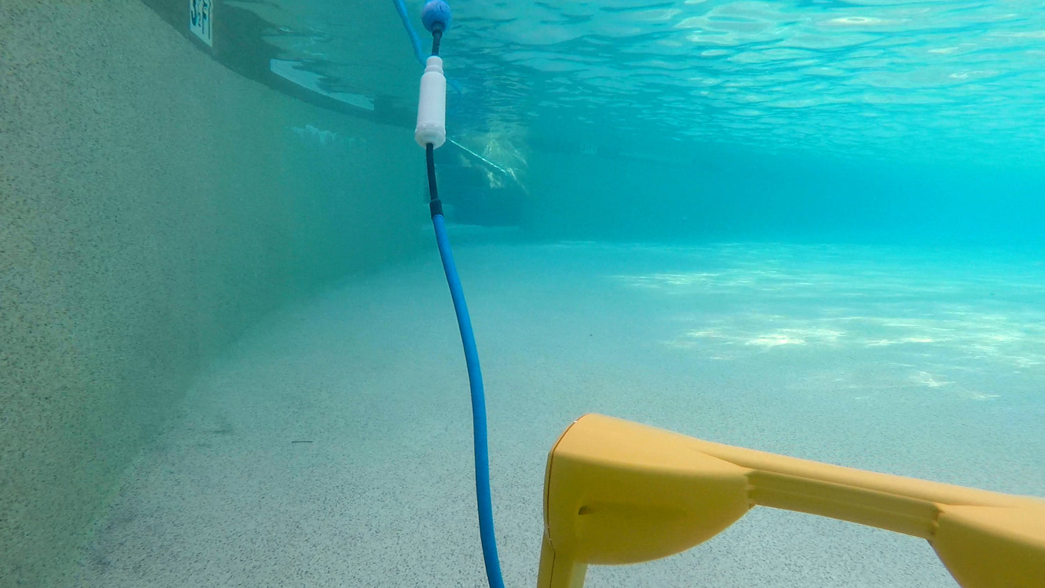 Dolphin Wave 100 Robotic Pool Cleaner