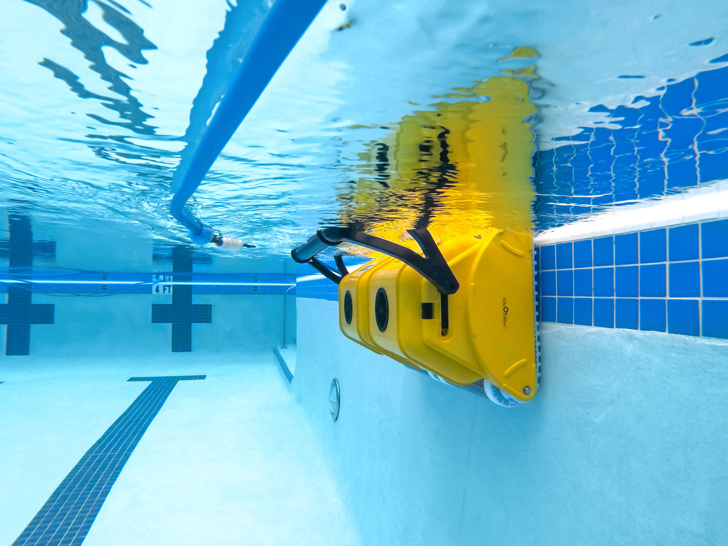 Dolphin Wave 120 Robotic Pool Cleaner