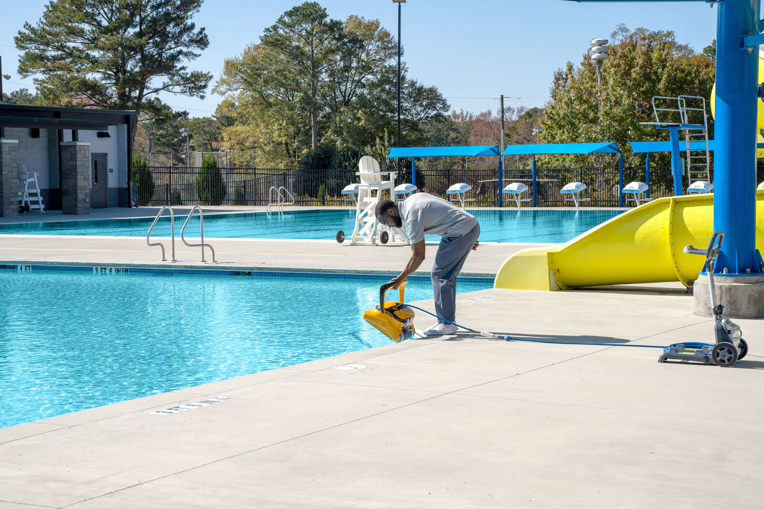 Dolphin Wave 60 Robotic Pool Cleaner